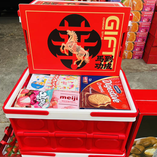 【高定甄选零食合集大礼包】一礼在手，w天下我有，品鉴世界的美食~~~ 超大箱零食大礼包种🤩这回彻底不用纠结了‼️ 一礼在手天下我有✅很是期待一箱好运 商品图11