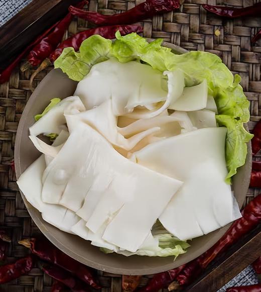 周三取货：【恒都火锅组合】2袋白千层+1袋黑毛肚+1袋黄喉（每袋200克）嫩滑爽口，烫涮佳品。 商品图1