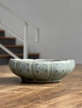 象嵌青瓷花卉纹瓜棱束口笔洗，顺丰包邮