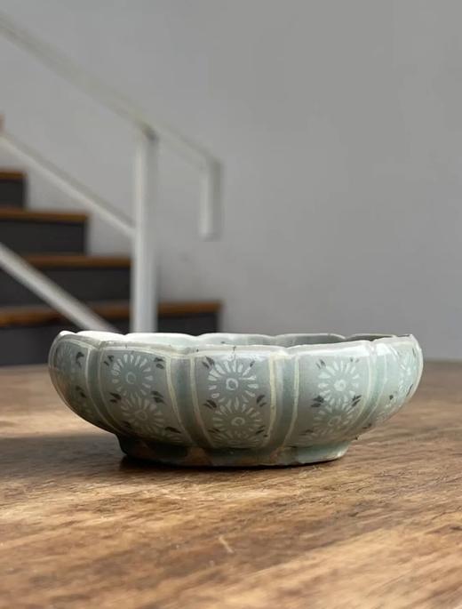 象嵌青瓷花卉纹瓜棱束口笔洗，顺丰包邮 商品图0