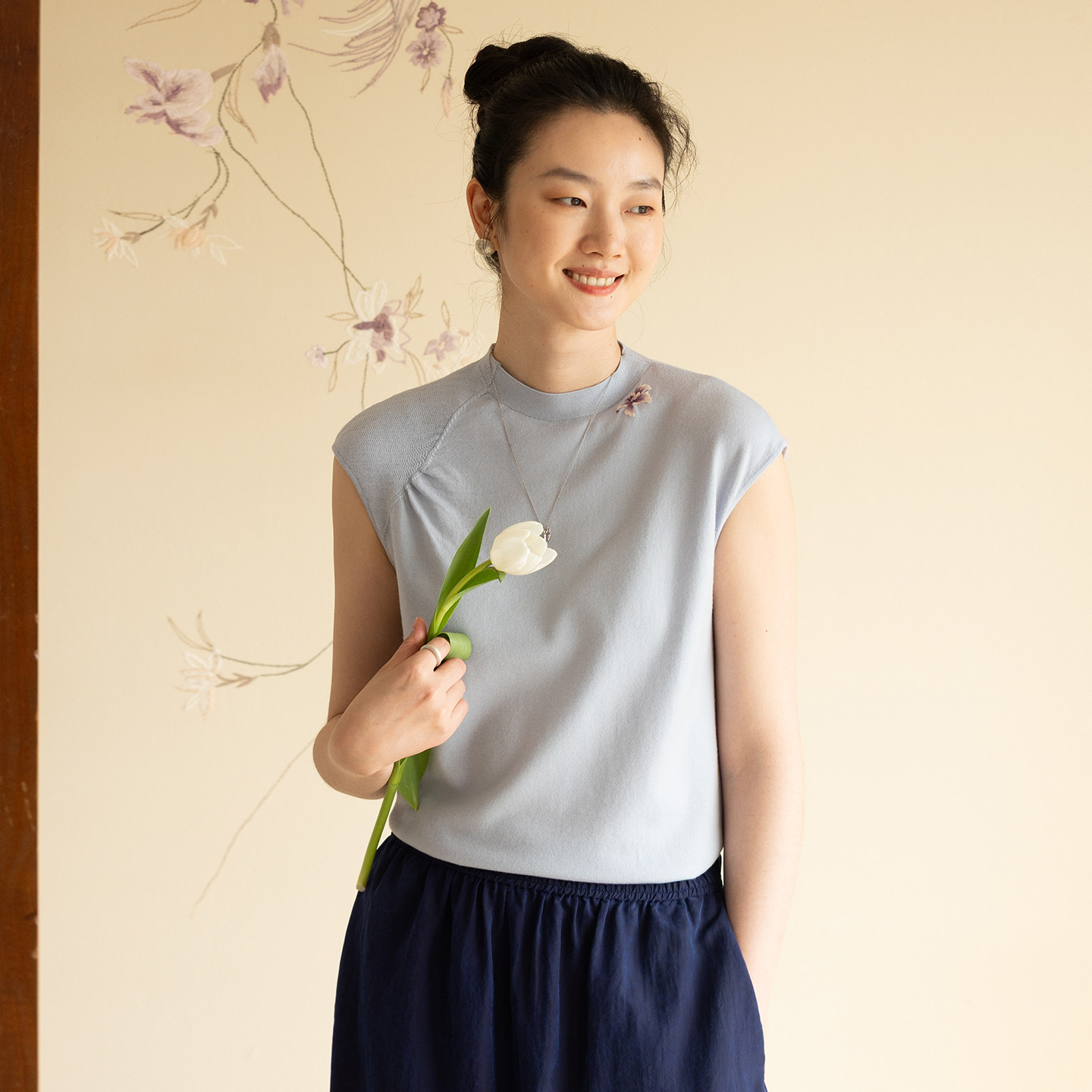 牧衣游原创 纯羊毛毛织手工刺绣毛衣新款通勤简约无袖上衣 逐月