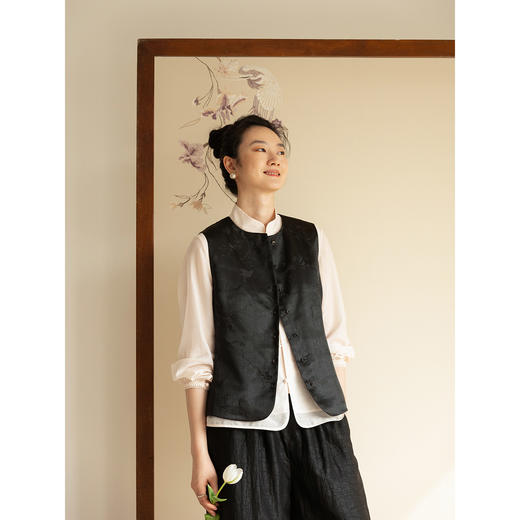 牧衣游原创 重磅提花香云纱马夹新款极简黑色禅意中式开衫 梅花赋 商品图3