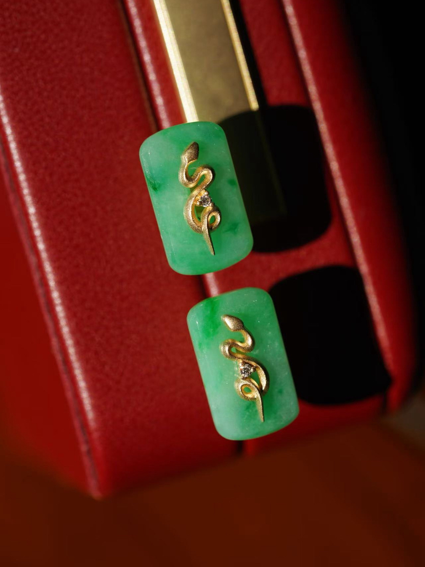 【喆】翡翠蛇纹耳钉
