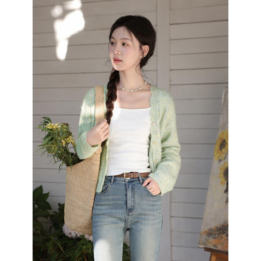 鹿向南「春芽绒暖」豆绿色长袖针织衫女春季轻薄宽松短款开衫上衣 商品图2