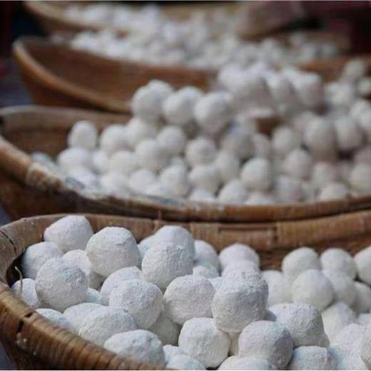 甄选优质糯米，坚守清真标准，坚持纯天然、真果肉、无添加，一箱汇集黑芝麻、五仁、山楂、草莓、巧克力、钙奶6种人气口味，每种10枚，颗颗饱满、软糯香甜，全家老少都爱吃。 商品图1