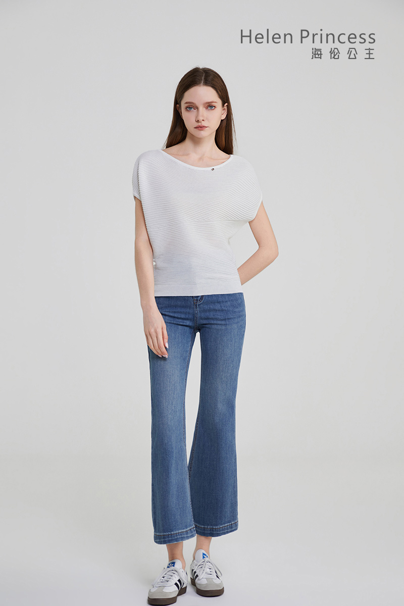 优雅气质款蝙蝠袖上衣