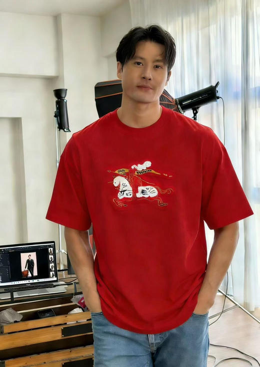 吴磊同款Burberr*y新禧贺岁战马骑士T恤 商品图10