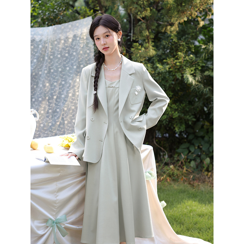 鹿向南「柏林春叶」嫩芽绿西装外套正装女春季新款高级感西服上衣