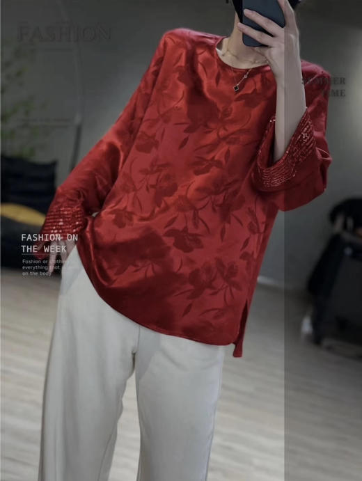 新款真丝缎提花袖口亮片上衣码数：S~XL两色 商品图1