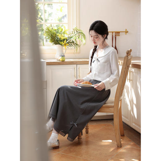 鹿向南「浪漫日记」高腰灰色半身裙女春季新款蕾丝拼接显瘦A字裙 商品图2