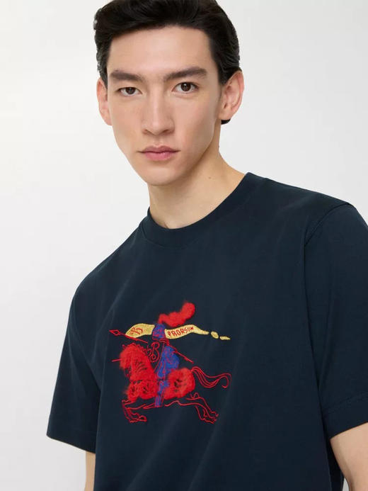 吴磊同款Burberr*y新禧贺岁战马骑士T恤 商品图1