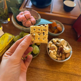 【🔥珍姐怒推 无比好吃😋】江小燕鸡内金黑松露火腿苏打饼干/鸡内金三色藜麦苏打饼干 400g/盒