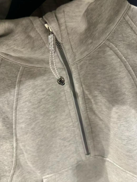 xs/s，m/l  xl/xxl 可选💰699🉐直邮✨⚠️终于等到灰色的折扣啦‼️Lululemon scuba浅灰色半拉链卫衣 商品图1