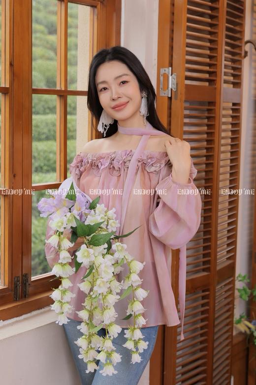 【门店同款】ENJOY春季“柔光芳序”婉约结梦一字肩上衣 169693084 商品图3