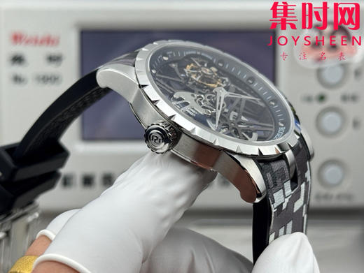 NEW罗杰杜彼迷彩陀飞轮 新品彩色陀飞轮，掀起彩色旋风，少量到货。EXCALIBUR王者系列 RDDBEX0938真陀飞轮男士腕表 商品图6