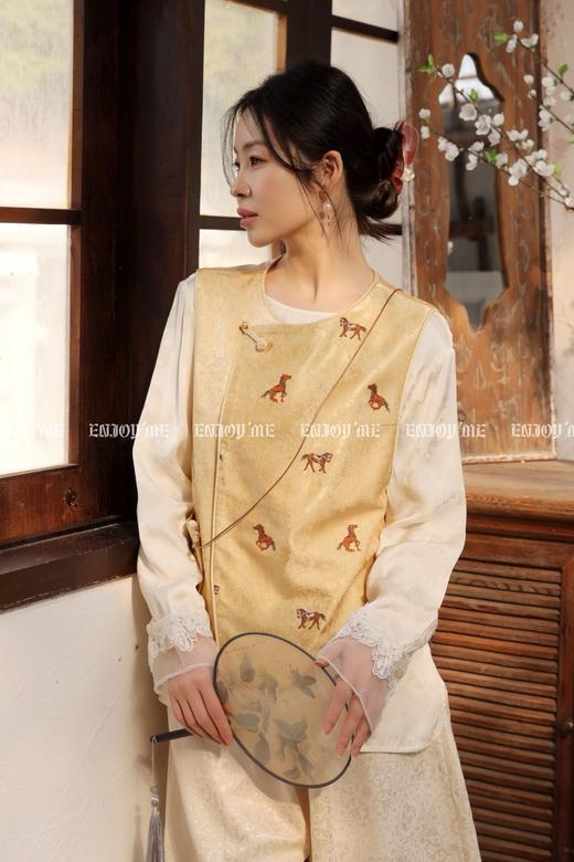 【门店同款】ENJOY春季“画中行”梦马生花中式马夹 169443974 商品图1