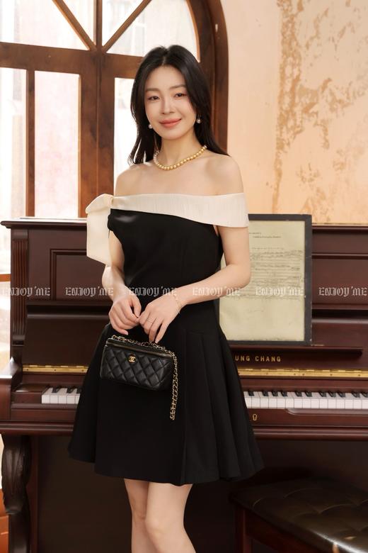 【门店同款】ENJOY春季“轻礼服”赫本斜肩小黑裙 169694474 商品图5