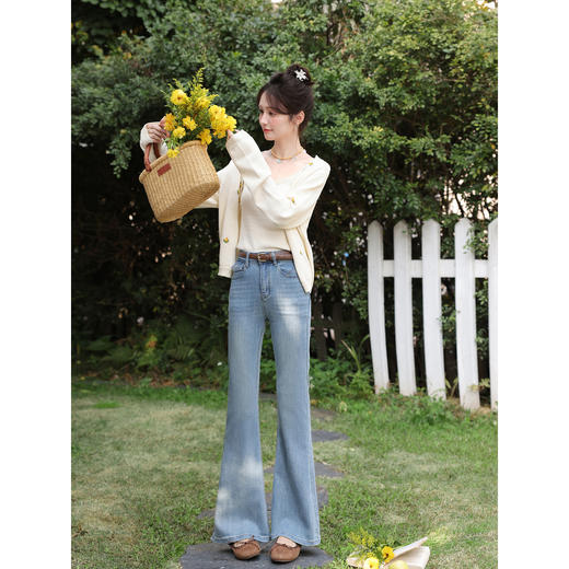 鹿向南「浅花诗意」蓝色微喇牛仔裤女春新款小个子高腰修身喇叭裤 商品图2