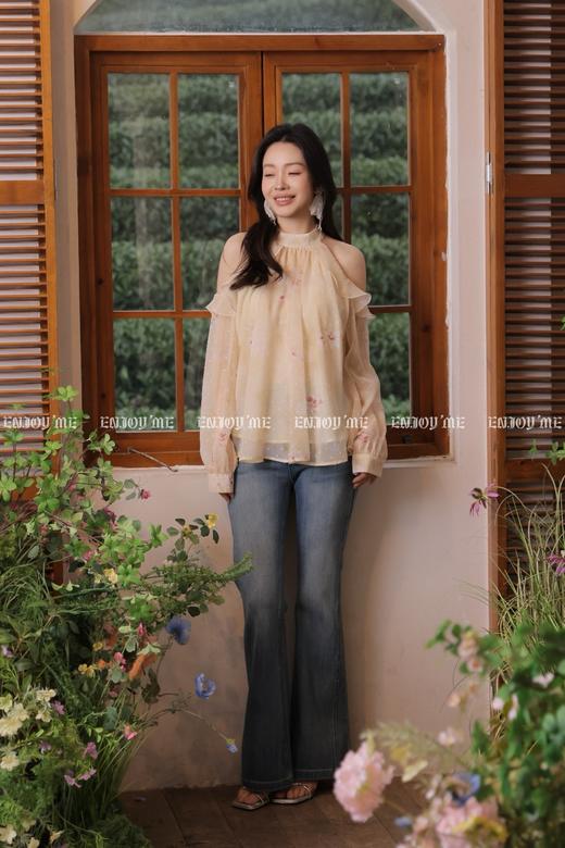 【门店同款】ENJOY春季“柔光芳序”莫里花园露肩上衣 169257135 商品图6