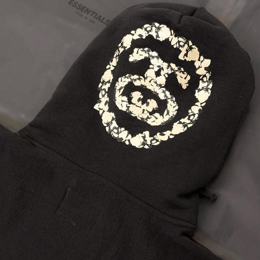原单正品 Stussy x Denim Tears 联名款 SS25 胸前图案袋鼠口袋连帽美式复古卫衣 深灰色
高克重面料 内里加绒 宽松版型无敌好看细节如图 S-XL 商品图5