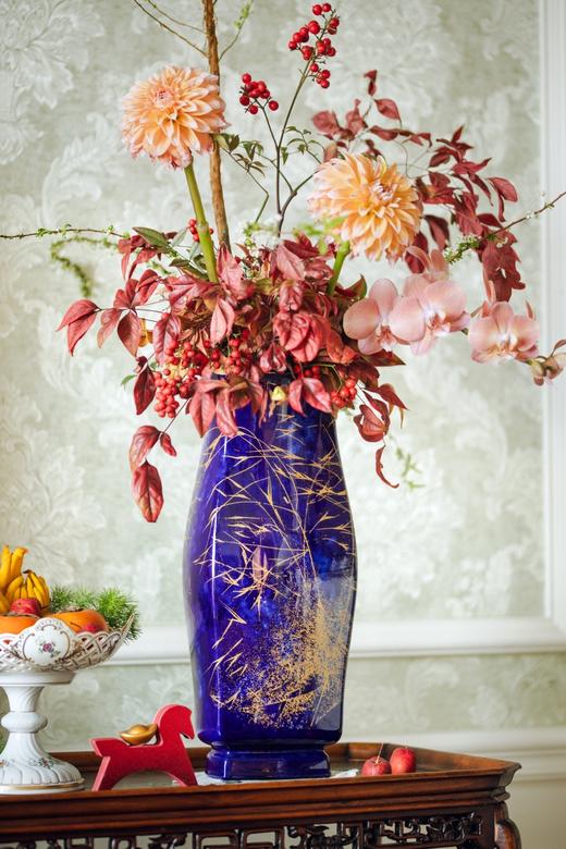 独角鹿西洋古董1978年法国御窑塞弗尔签名出品手绘描金竹叶纹饰长方形瓶口蓝釉色花瓶 商品图1