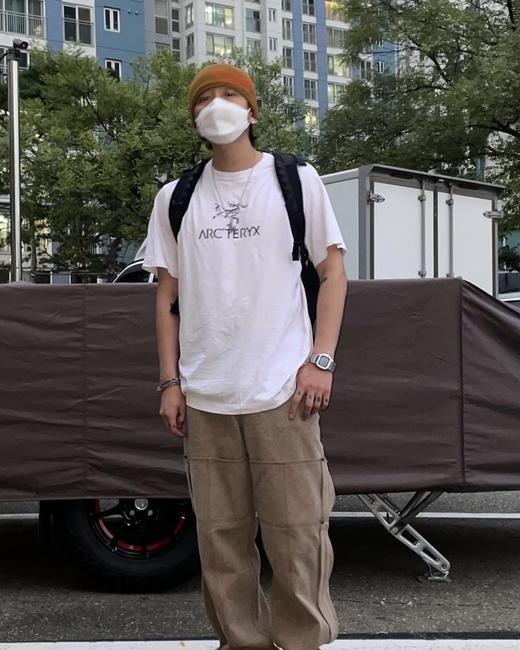 点此购买 始祖鸟春夏季男士有机棉短袖T恤 xj 340672 商品图2