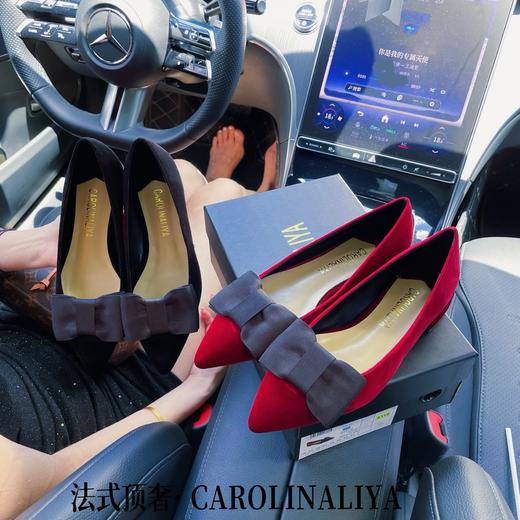 点此购买 CAROLINALIYA女士尖头蝴蝶结气质单鞋 dx 340748 商品图0