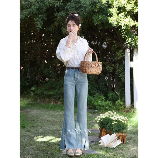 鹿向南「慵懒时光」蓝色微喇牛仔裤女春季新款设计感开叉直筒裤子 商品图2