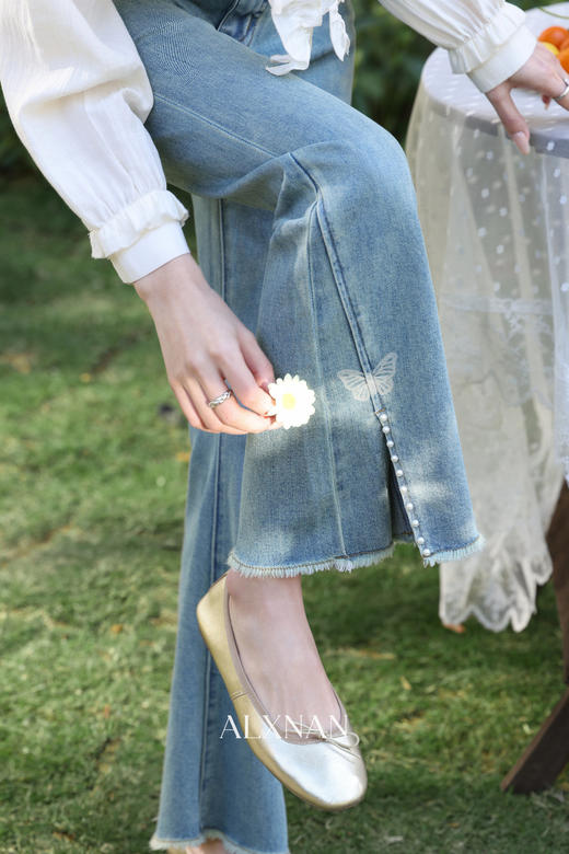 鹿向南「慵懒时光」蓝色微喇牛仔裤女春季新款设计感开叉直筒裤子 商品图5