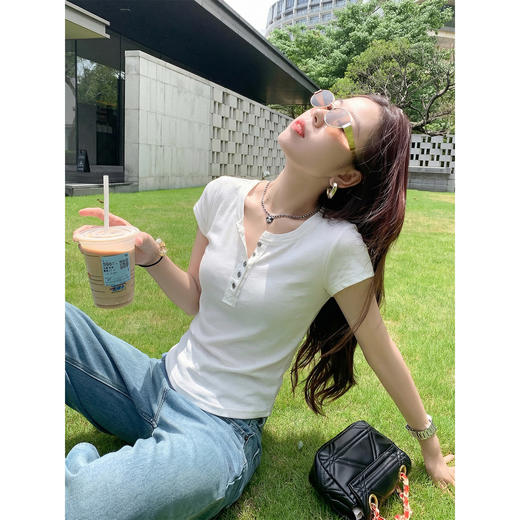 <曾小咸推荐>韩系白色纽扣短袖女t恤上衣 商品图3