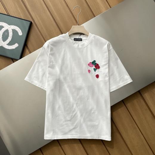 点此购买 克罗心春夏季男女款背后重工刺绣贴布立体短袖T恤 md 340707 商品图1