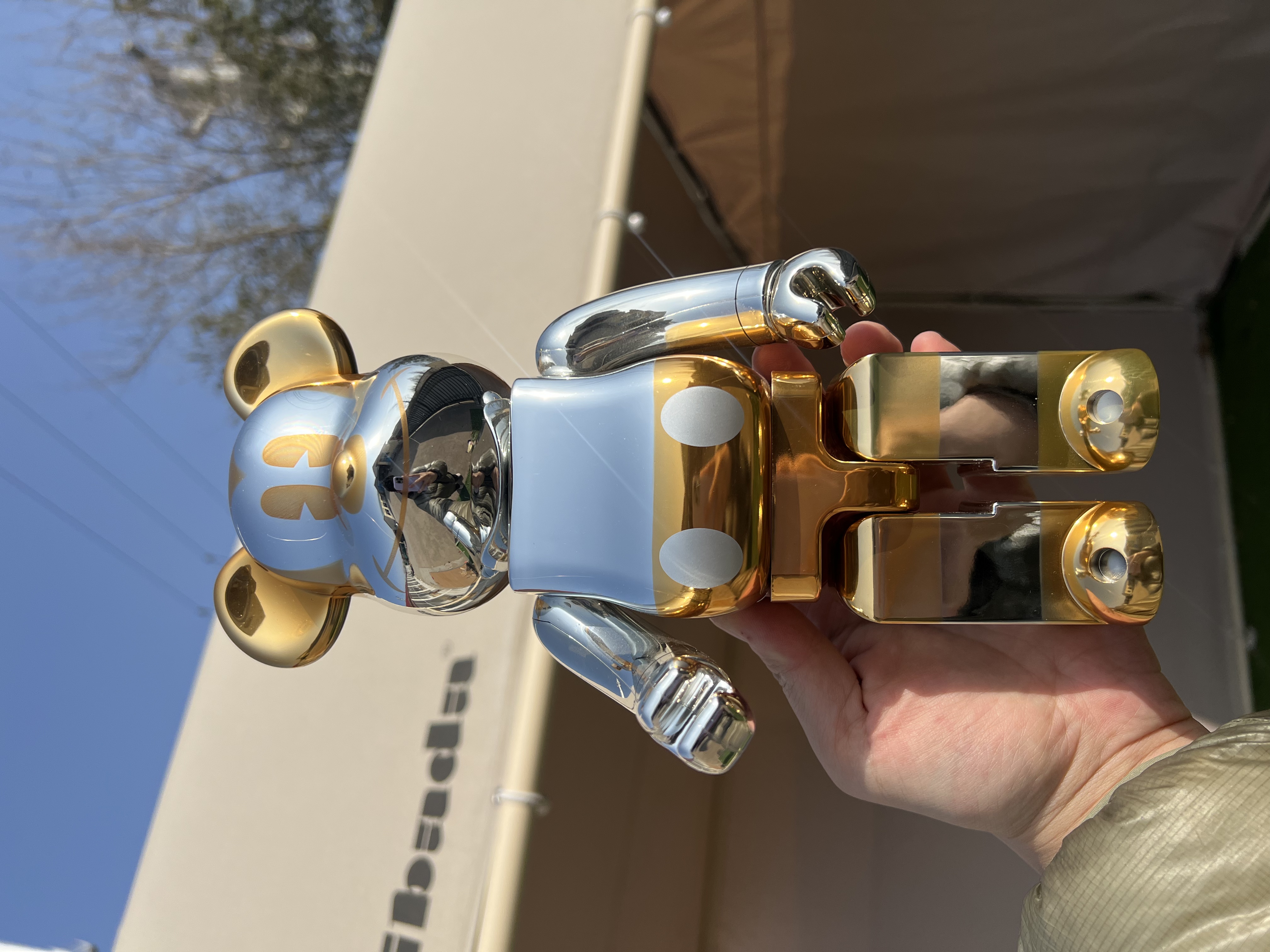 400%型号      深圳原厂正品，b品。   闲鱼最低300多！！（空山基 x Bearbrick 未来米奇金银电镀款）