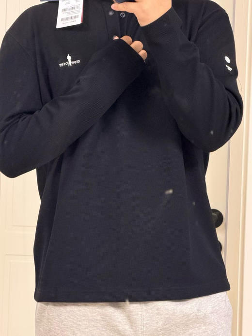 正品比音勒芬，立领长袖POLO，干练帅气，原价1080，亨利领口设计
高尔夫🏌🏻♂️球场大佬，专属精英气息
尺码：m-xxl
颜色：浅灰色、黄绿色、黑色 商品图0