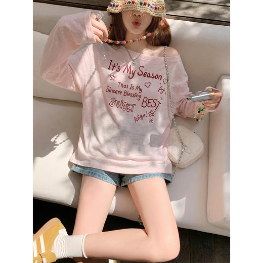 <曾小咸推荐>甜美风斜肩印花长袖t恤罩衫【预售3-15天发货】 商品图1