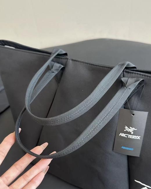 点此购买 始祖鸟多用途单肩手提包 xj 340676 商品图11