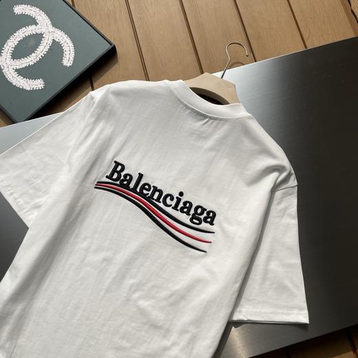 点此购买 巴黎世家春夏季男女款经典圆领宽松短袖T恤 md 340711 商品图7