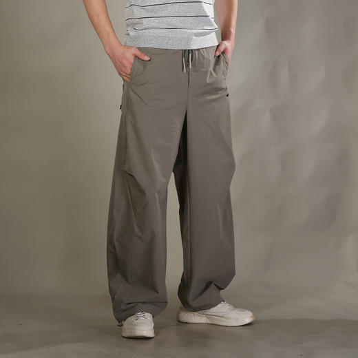 DRONKOO 2026 抽绳左侧圆标印花膝盖捏褶轻户外薄休闲长裤 商品图2