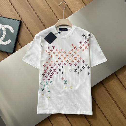 点此购买 LV春夏季男女款牙刷绣印花短袖T恤 md 340703 商品图1