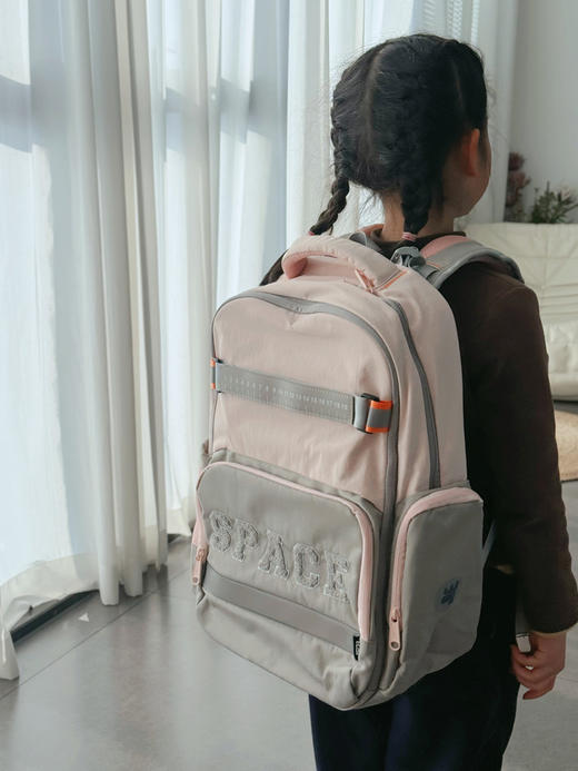 【开学季专场】学生书包  分散肩部压力  好背不压身  大容量+贴心分层设计  颜值高孩子们喜欢~ 商品图1