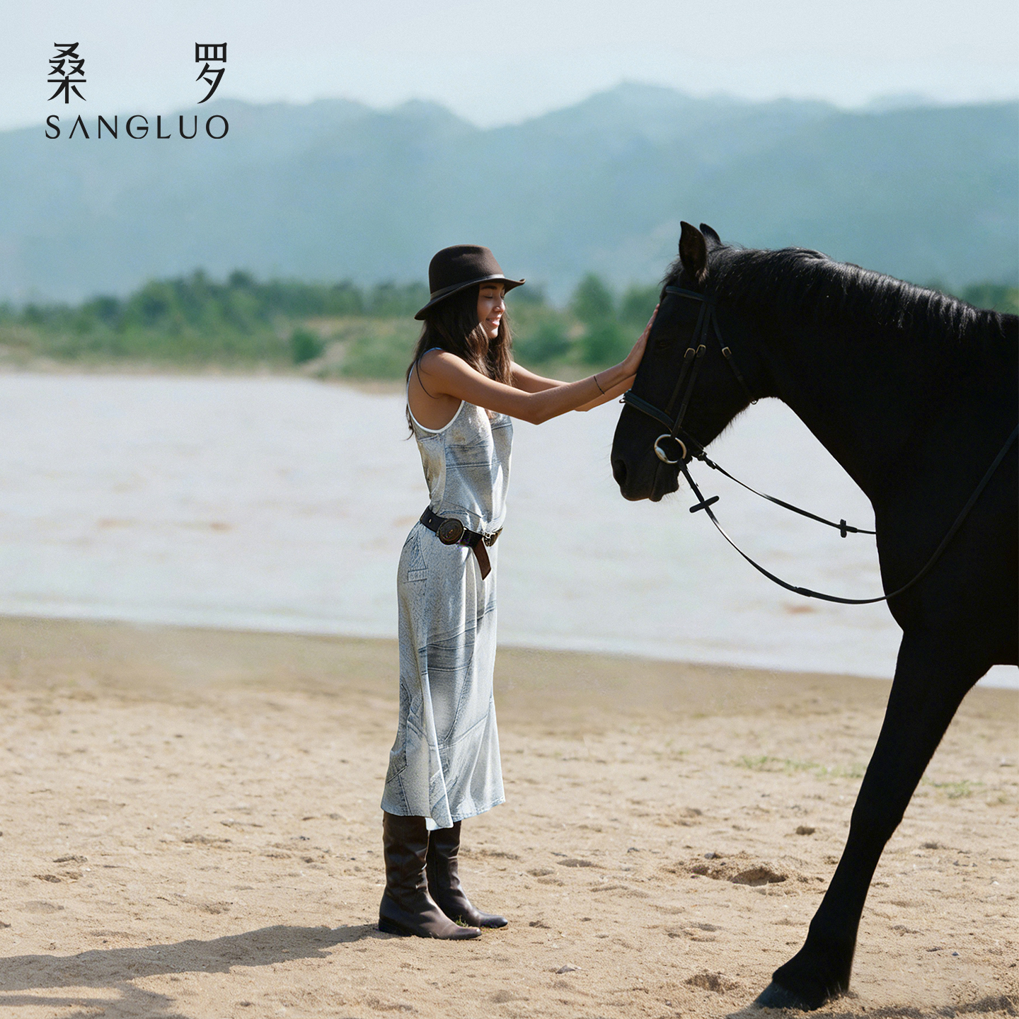 颠覆丹宁』桑罗桑蚕丝牛仔印花复古无袖连衣裙女春夏2026新款长裙