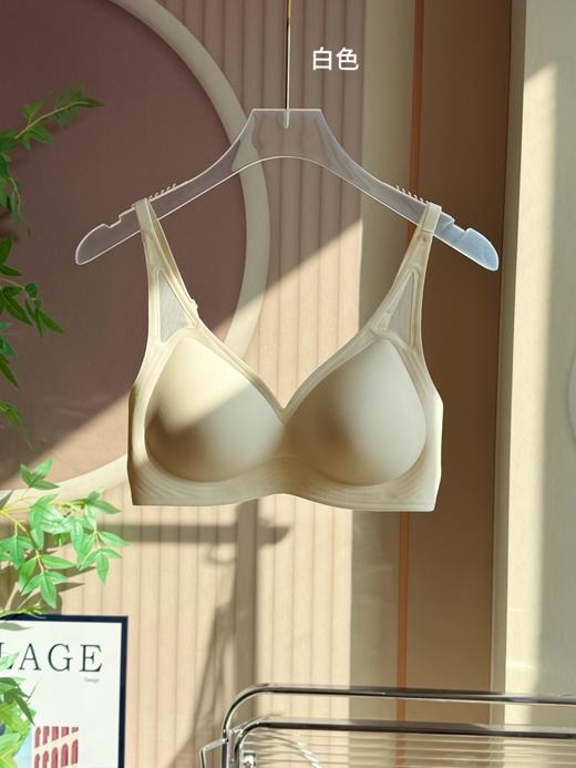 点此购买 华歌尔液态软支撑三角网纱文胸 艾 340714 商品图1