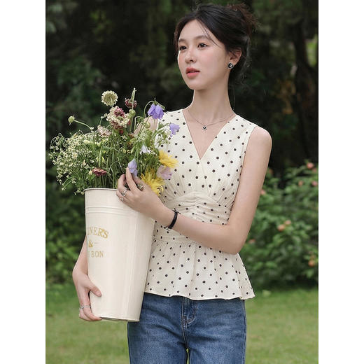 鹿向南「枝上星河」白色波点背心上衣女春季新款法式V领显瘦小衫 商品图3