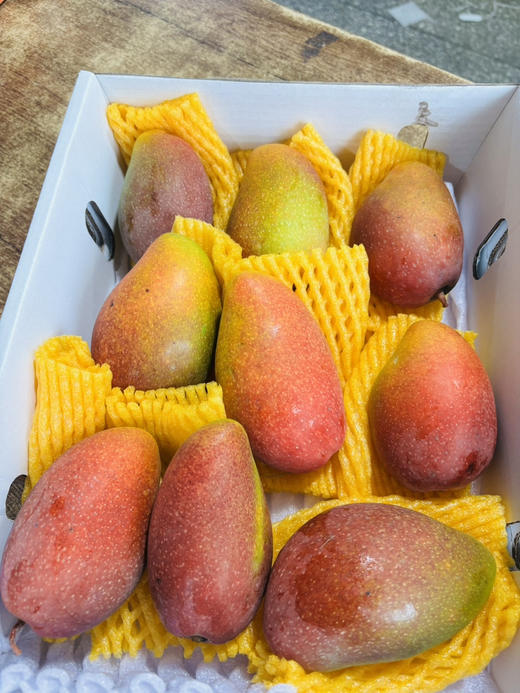 #空运贵妃芒#真正自然成熟，不打药不催熟，细腻香甜，皮薄肉厚，一口下去满满的阳光味道～ 商品图2