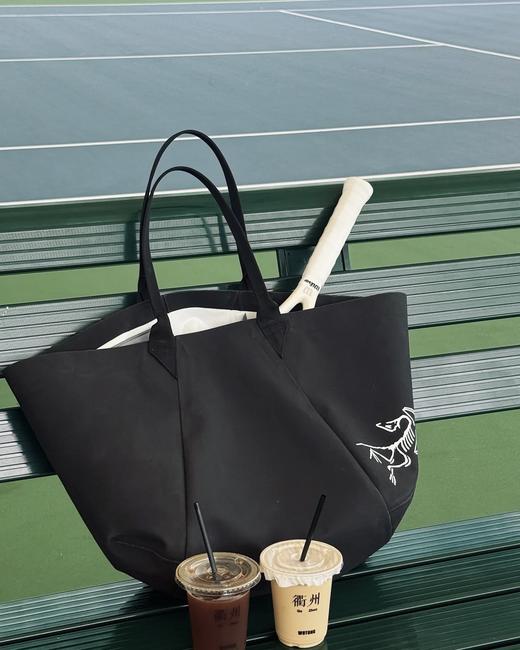 点此购买 始祖鸟多用途单肩手提包 xj 340676 商品图9