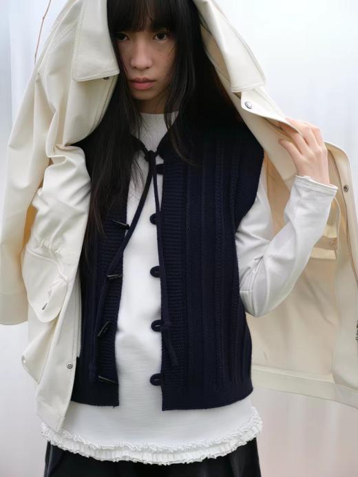 步履不停/6A14072C/绞花正反针马甲背心 商品图0