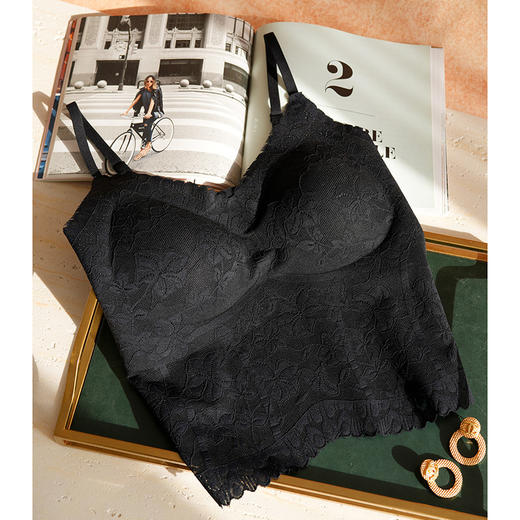 ~官网299！刘雯田曦薇同款！U家繁花浮影法式性感蕾丝深V吊带背心 固定杯带胸垫美背女士背心内搭 商品图7