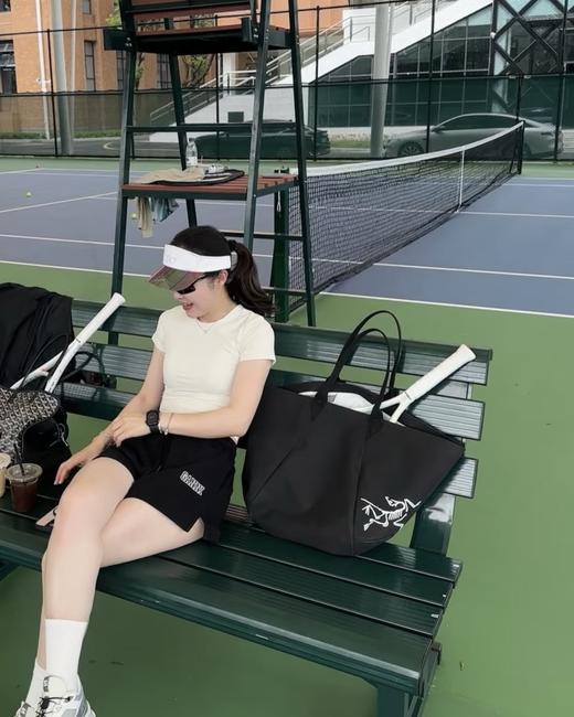 点此购买 始祖鸟多用途单肩手提包 xj 340676 商品图1