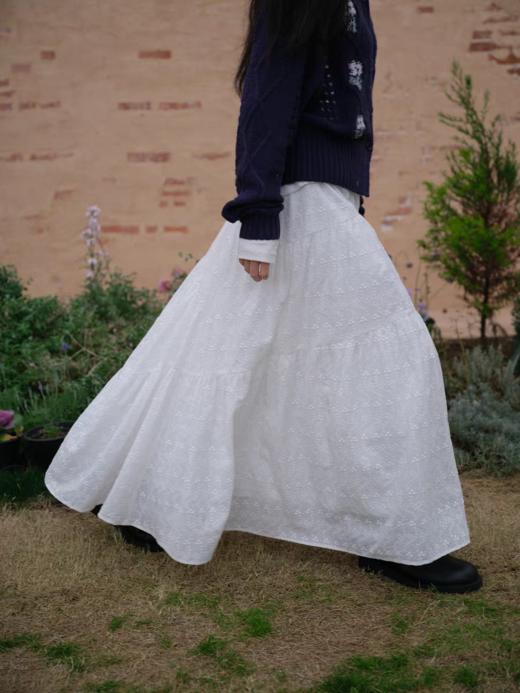 步履不停/6A41182C/花朵绣花半裙 商品图0