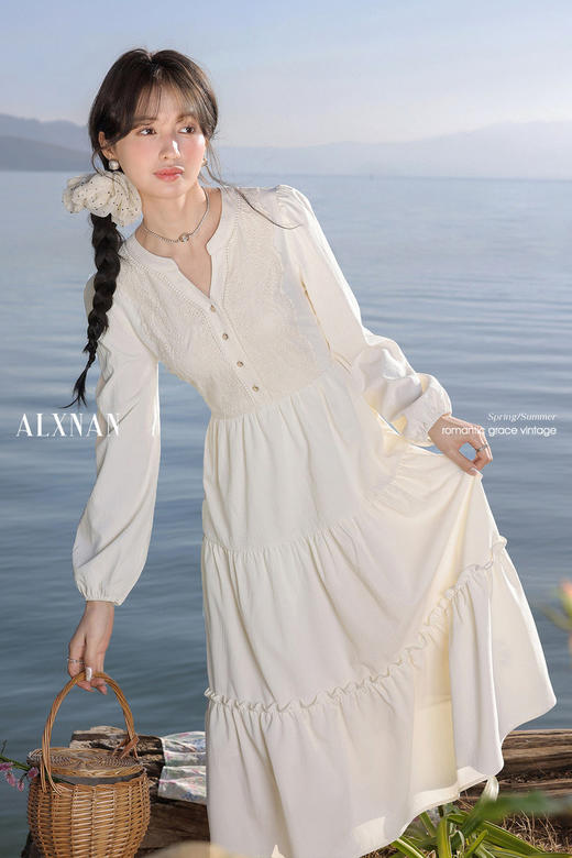 鹿向南「皎月如新」设计感长袖连衣裙女春季新款巨好看高腰蛋糕裙 商品图5