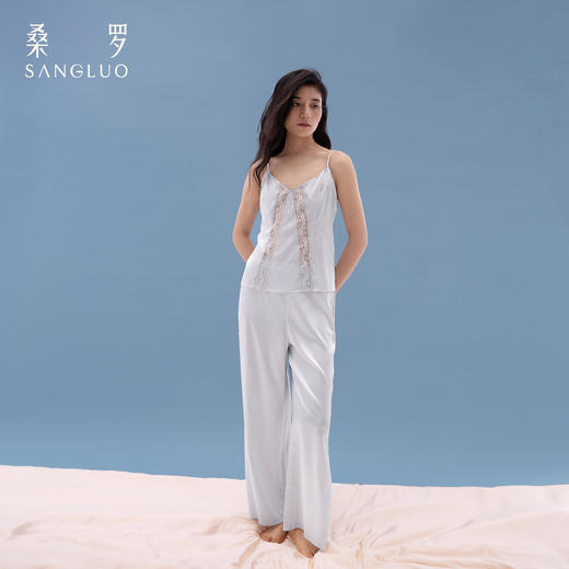 优雅性感』桑罗吊带长裤桑蚕丝睡衣套装V领镂空蕾丝设计女家居服 商品图3